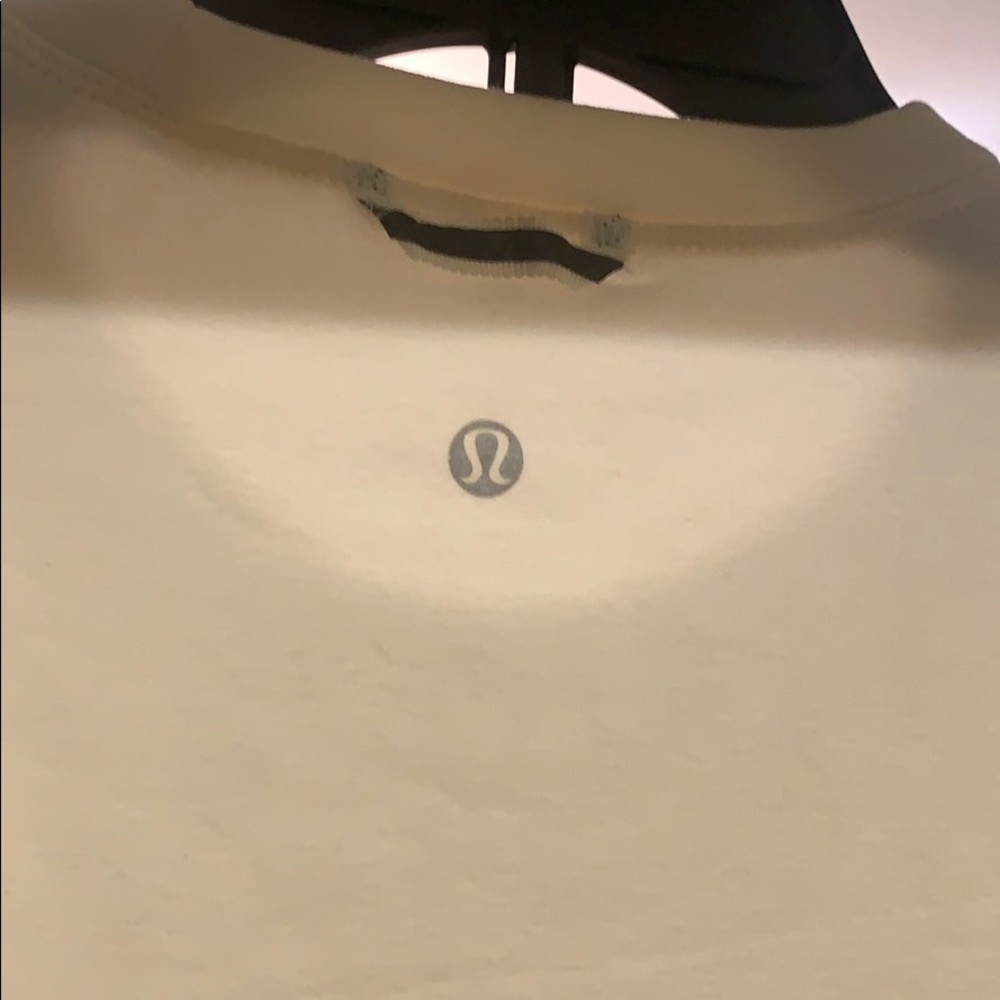 NWOT Lululemon Pullover - Picture 3 of 3